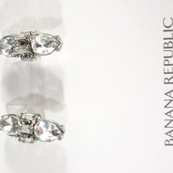 Banana Republic Silver Crystal Arrow and Solitaire Stud Earrings Set 2 NWT 38 29 - Picture 8 of 13